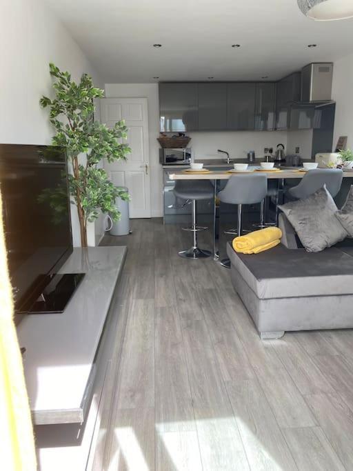 Flat Lode Nook Modern 2 Bed Home With Hot Tub Pool Exterior foto