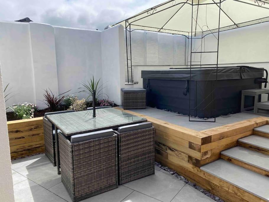 Flat Lode Nook Modern 2 Bed Home With Hot Tub Pool Exterior foto